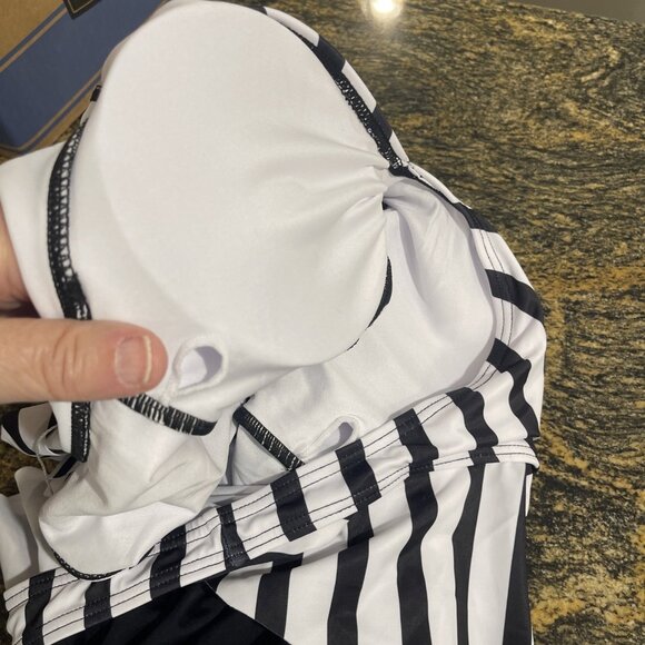 NWT B2Prity Womens Black & White Cutout Ruffle One-Piece Swimsuit Size Medium - Picture 14 of 15